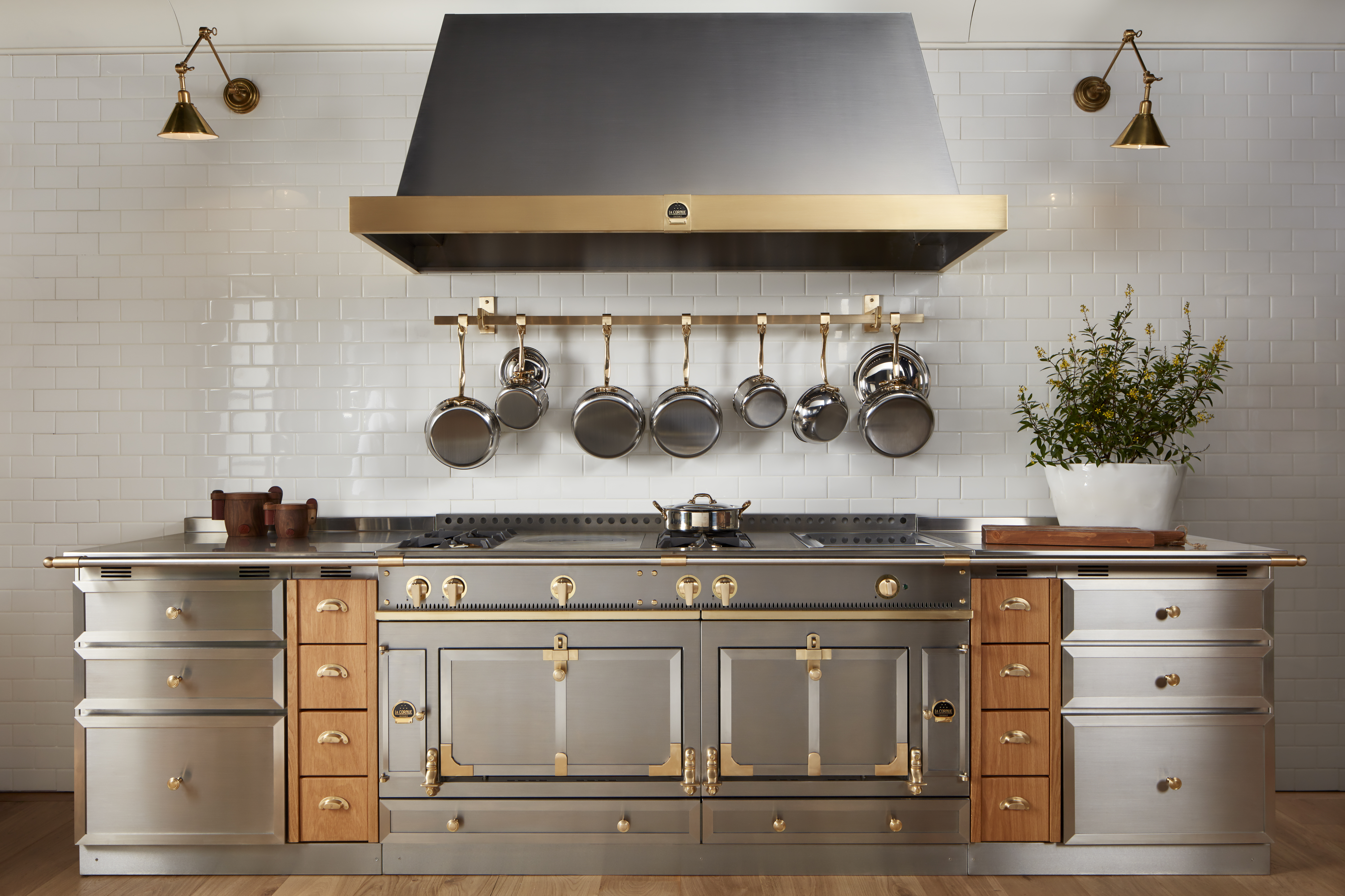 Save 15% On Select La Cornue CornuFé & Albertine Freestanding Cookers & Rangehoods* at Hart & Co