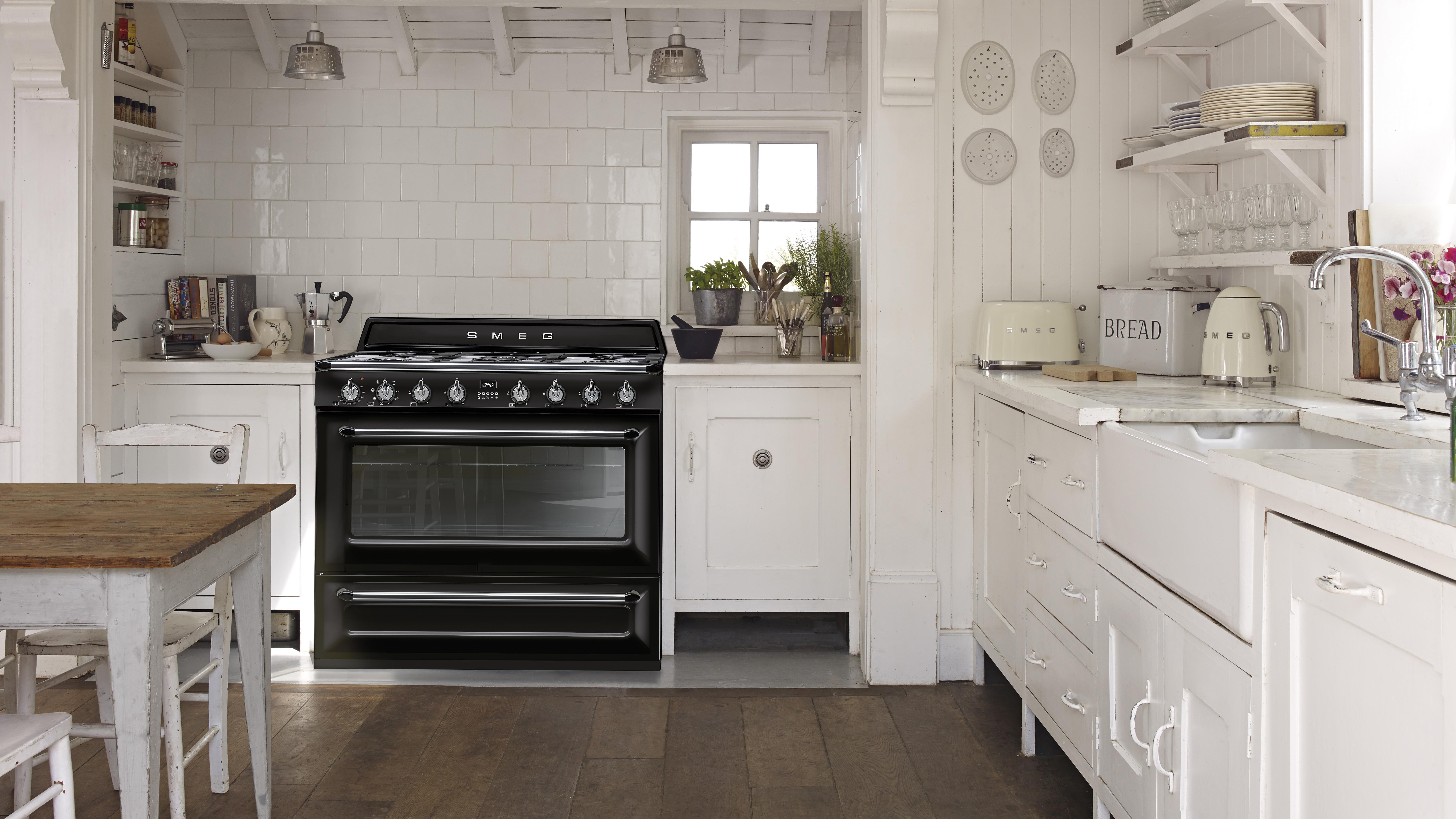 Save Up to $1500* On The Smeg Victoria Range at Hart & Co