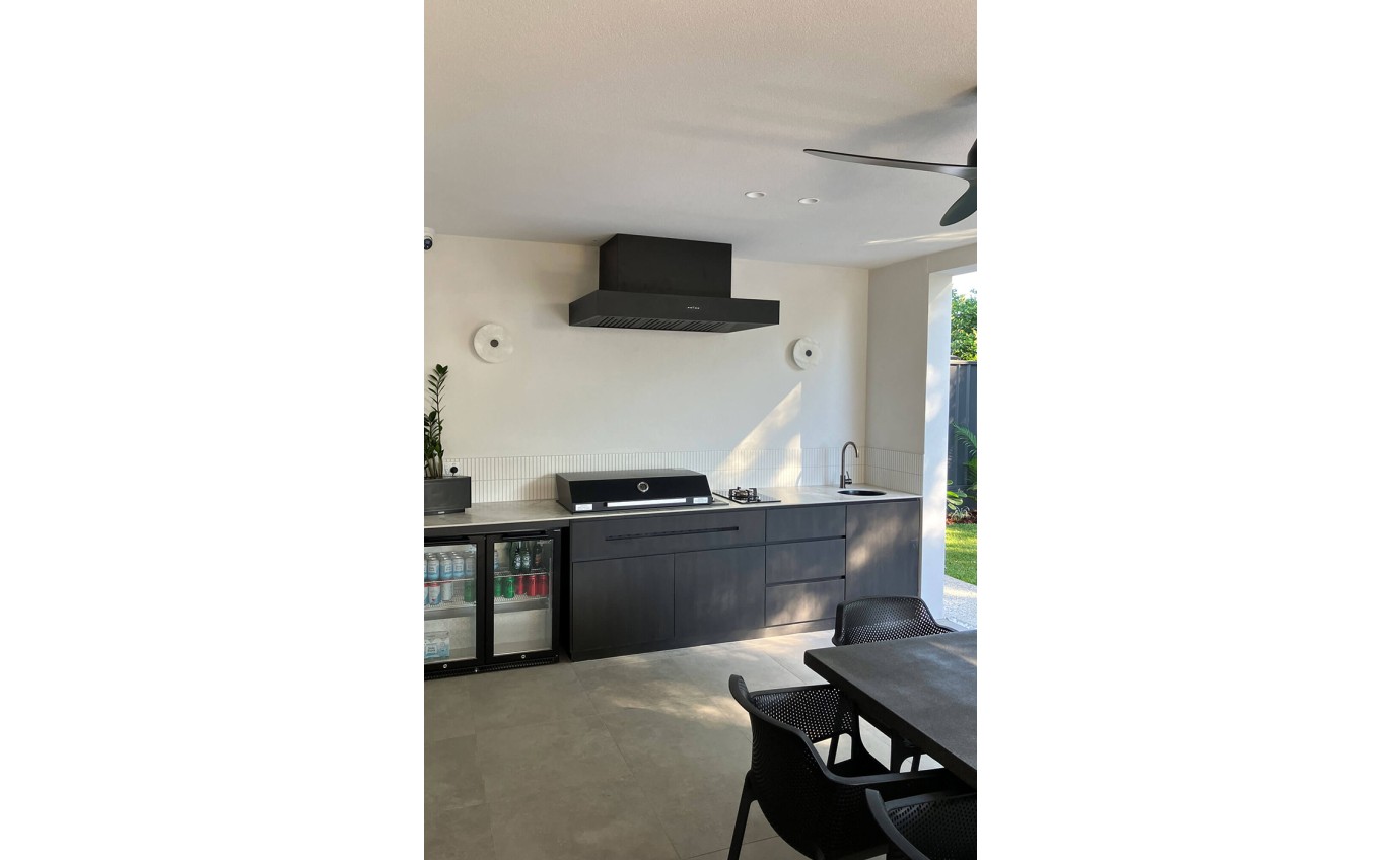 Schweigen Black BBQ Alfresco Rangehood 1200mm (Non Silent) CL7372B