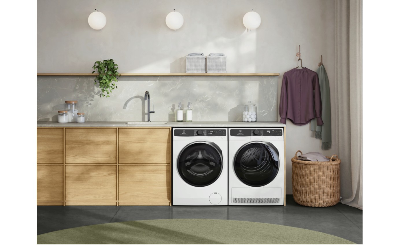 Electrolux 10kg UltimateCare 700 Front Load Washing Machine (White) EWF1043R7WCS