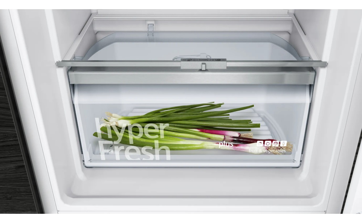 Siemens iQ500 254L Built-in Fridge-Freezer with Freezer at Bottom KI86NAD30A