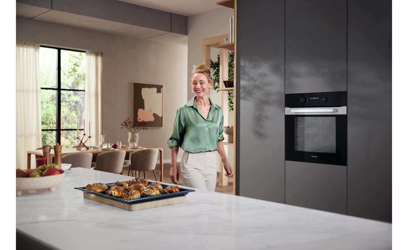 Miele 60cm Built in Oven H2861BCS Hart Co