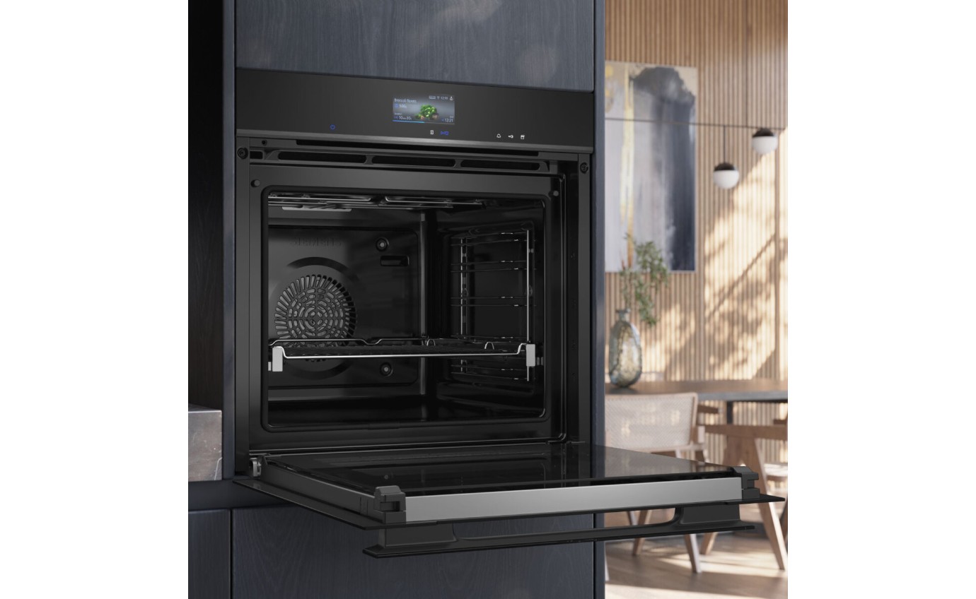 Siemens iQ700 StudioLine Pyrolytic 60cm Built-In Oven with PulseSteam Function HR976GMB1A