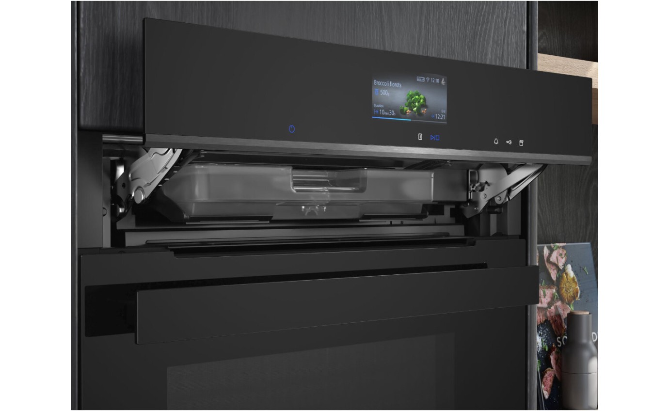 Siemens iQ700 StudioLine Pyrolytic 60cm Built-In Oven with PulseSteam Function HR976GMB1A